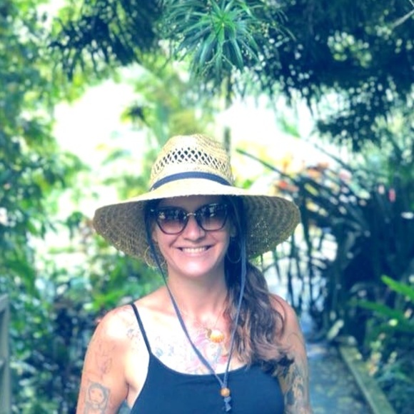 Meet your Posher, Krista - Picture 1 of 1